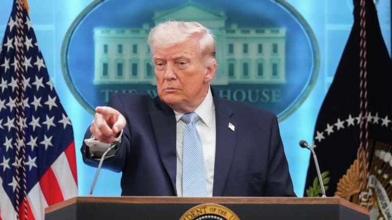 Трамп Ормуз кысыгын бөгөттөөгө буйрук берди – ИРСК жооп кайтарды