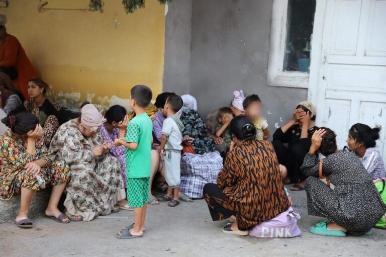 Чет өлкөлүктөр кайырчылык кылганы үчүн өлкөдөн чыгарылат — КР президентинин жарлыгы