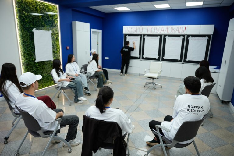 Бишкекте «Жеңиш 9/45» кыймылынын эгидасы астында «Кинопанорама» кинофоруму башталды