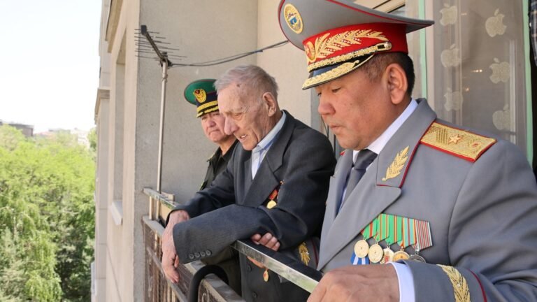 Бишкекте 103 жашында Улуу Ата Мекендик согуштун ардагери Василий Пухарев дүйнөдөн кайтты