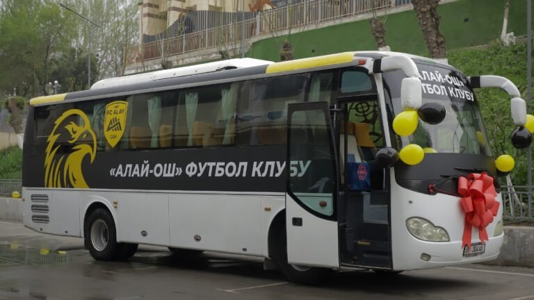 Мэр Оша передал автобус футбольному клубу «Алай»
