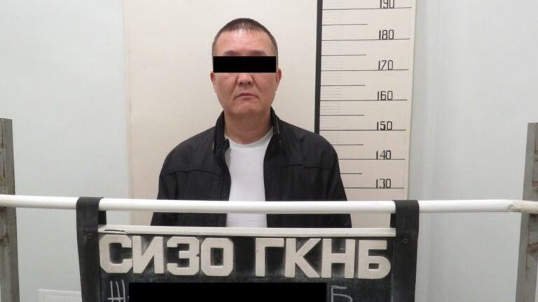 Соттун оң чечимин убадалап, 26 миң доллар алган. Аламүдүн райсотунун судьясы кармалды