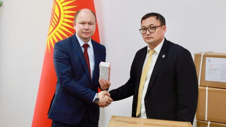 Саламаттык сактоо министрлигине аялдардын ден соолугу үчүн керектүү 18,4 млн сомдук дарылар тапшырылды