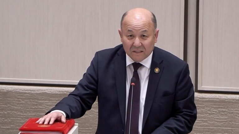 Алмазбек Акматов Эсептөө палатасынын төрагасы болуп кайрадан дайындалды