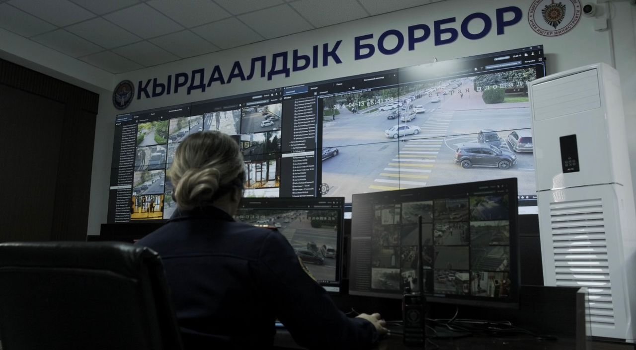 За порядком в Бишкеке следят в режиме 24/7 — как работает центр ГУВД