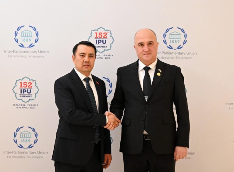 Спикер ЖК пригласил таджикских спортсменов на Всемирные игры кочевников в Кыргызстан