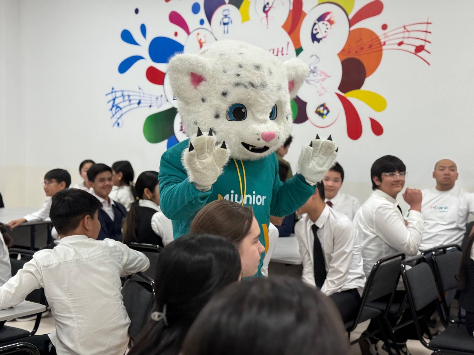 Келечекке клик: MBANK менен MJunior каржы стратегдеринин муунун кантип тарбиялоодо