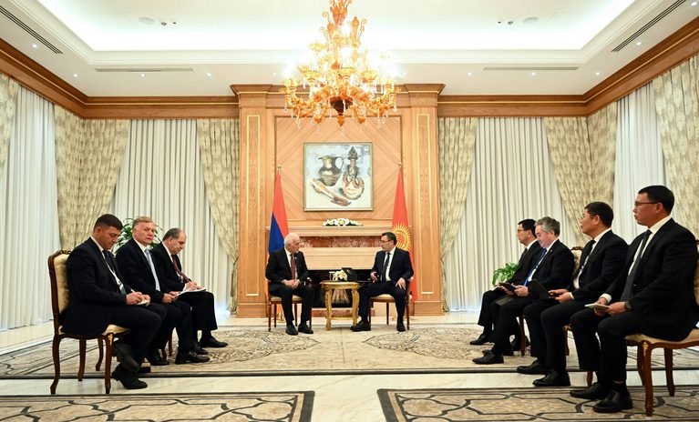 Кыргызстандын жана Армениянын башчылары сүйлөшүүлөрдү өткөрүштү — эмнелер макулдашылды