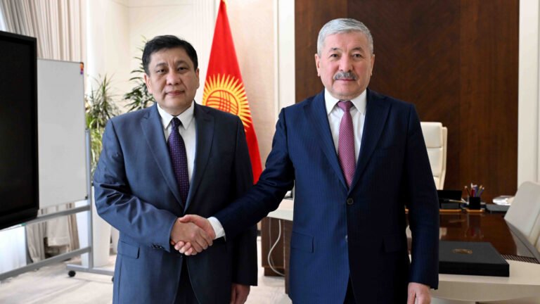 Адылбек Касымалиев Монголиянын элчисин Кыргызстандагы миссиясынын аякташына байланыштуу кабыл алды