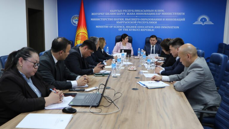 Министрлер Кабинети илимди экономика менен байланыштырууну жана окуу акысын көтөрбөөнү талап кылды