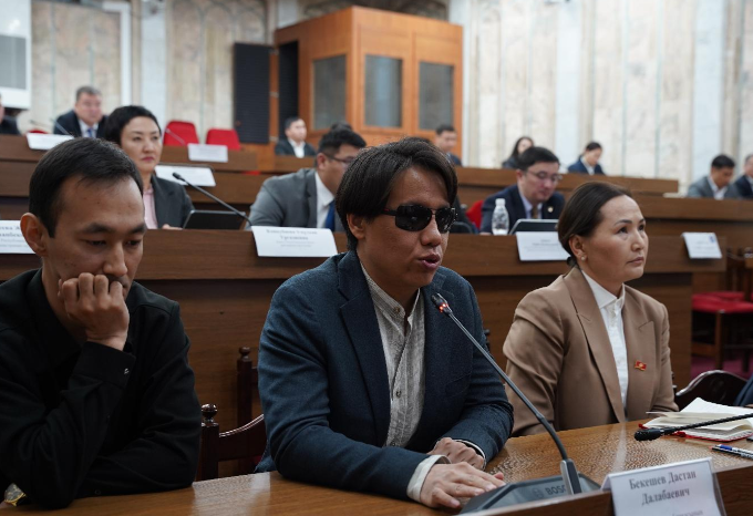 Башка адамдардын талаасында мал жайган жана чипи жок малды алуу сунушталууда