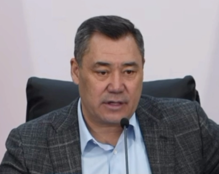 Садыр Жапаров «Дордойдун» ээсин сынга алып, түштүктөгү базарларында реформа жарыялады