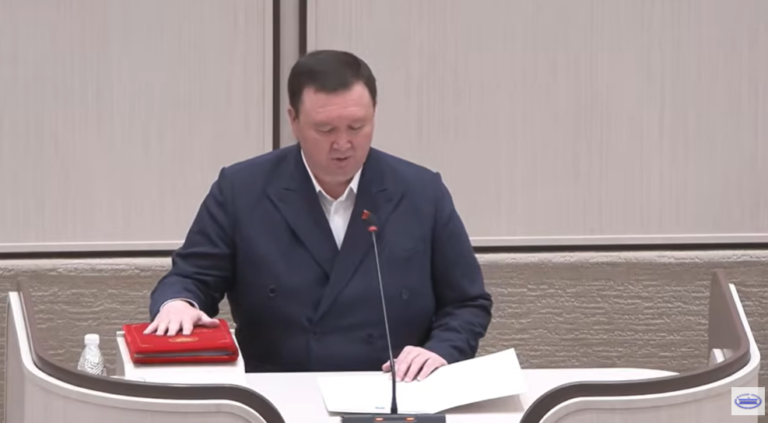 Мирлан Жээнчороев ант берип, Жогорку Кеңештин депутаты болду