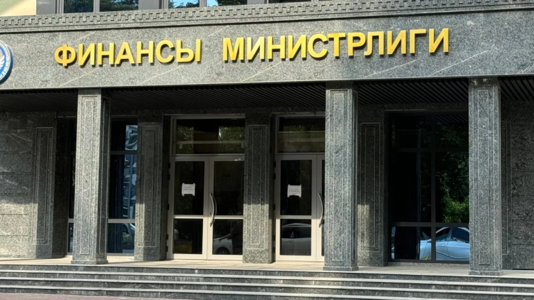 Каржы министрлиги 2026-жылы 1 300дөн ашык объекттин курулушун жана оңдоосун каржылады