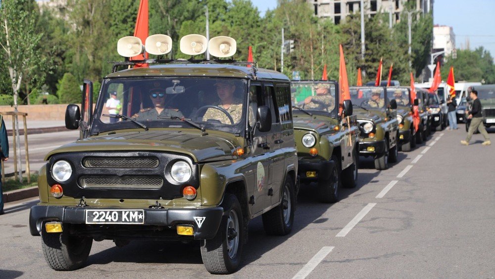 Бишкекте Жеңиш күнүнө карата автожүрүш өттү