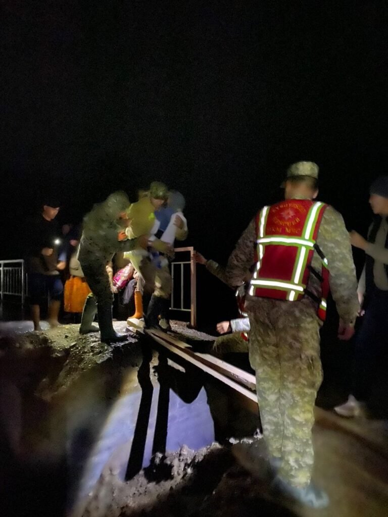 Баткен облусунда сел жүрдү: 149 адам эвакуацияланып, өзгөчө кырдаал режими киргизилди