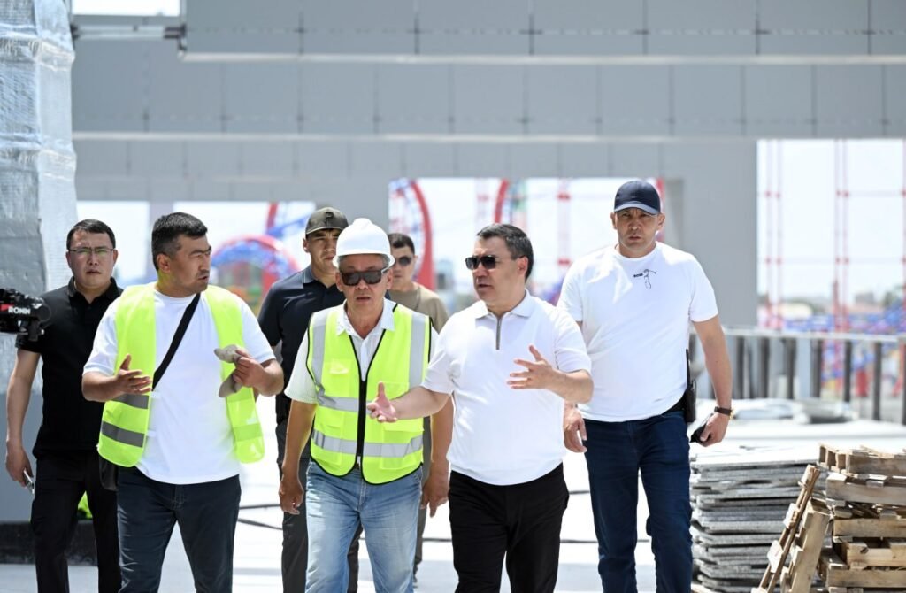 Садыр Жапаров курулуп жаткан «Бишкек Арена» стадионуна барды