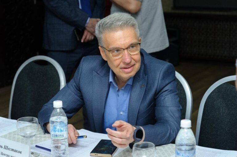 Өнүктүрүү банкы жана протоколдор туңгуюгу: ШКУ эмнеге аналитиктерди укпай жатат?