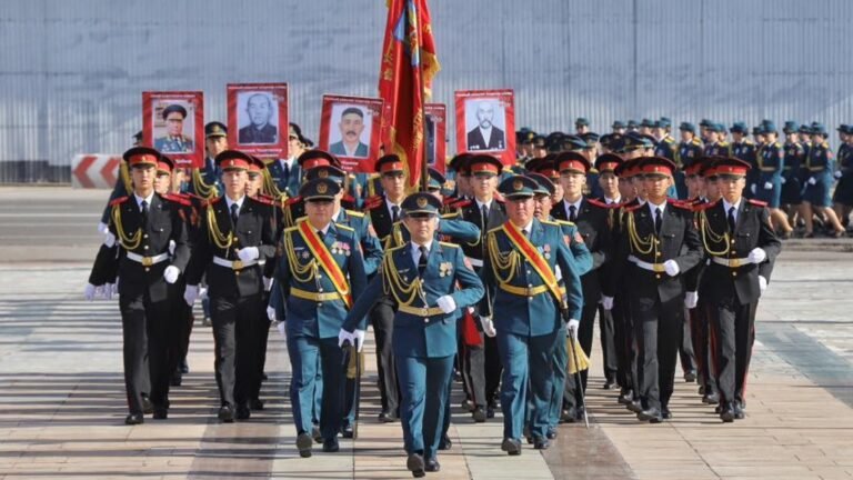 Жеңиштин 81 жылдыгы: Бишкекте «Өлбөс полк» жүрүшү жана митинг-реквием өттү