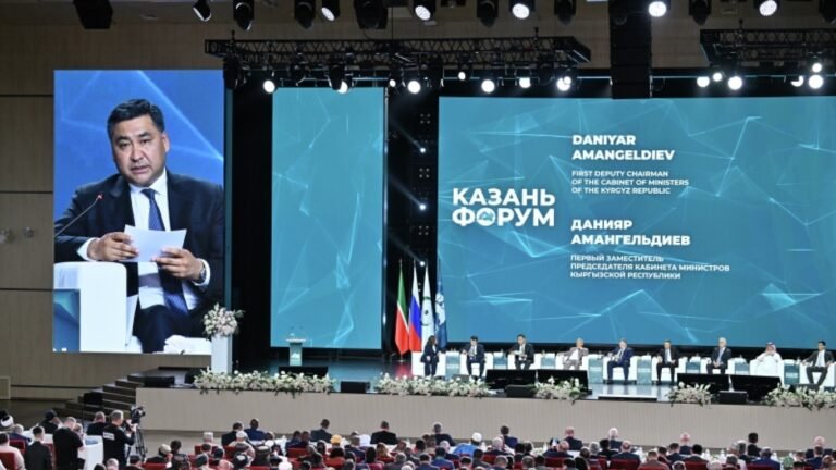Казан форуму: Кыргызстан ислам дүйнөсү менен экономикалык кызматташууну күчөтүүгө даяр