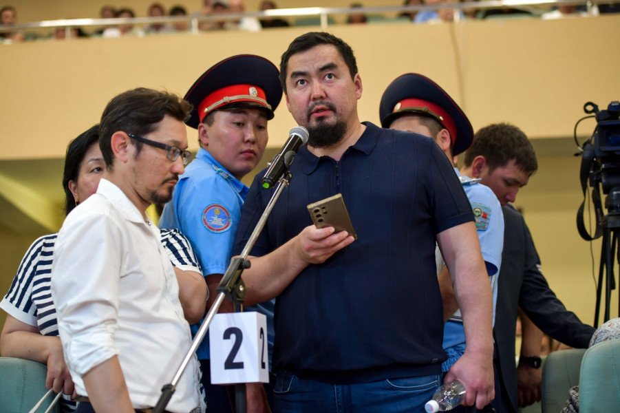 Айбек Жунушалиевдин Бишкек тургундары менен болгон жолугушуусунда