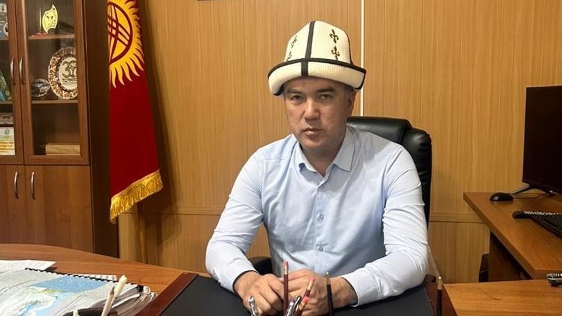 Садыр Жапаров Кара-Көл шаарына жаңы мэр дайындады