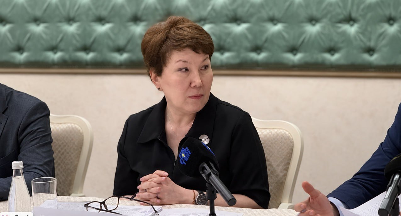 «Алар бизде кенен дем алып жатышат»: Кожокулова экстремисттерди «ыңгайлуу шарттардан» ажыратууга чакырды