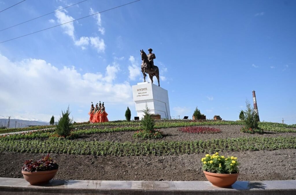 Памятники Бишкека: кто и почему смотрит на жителей и гостей города с постаментов — новости Кыргызстана