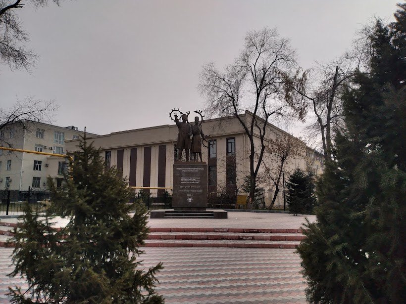 Памятники Бишкека: кто и почему смотрит на жителей и гостей города с постаментов — новости Кыргызстана