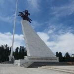 Памятники Бишкека: кто и почему смотрит на жителей и гостей города с постаментов — новости Кыргызстана
