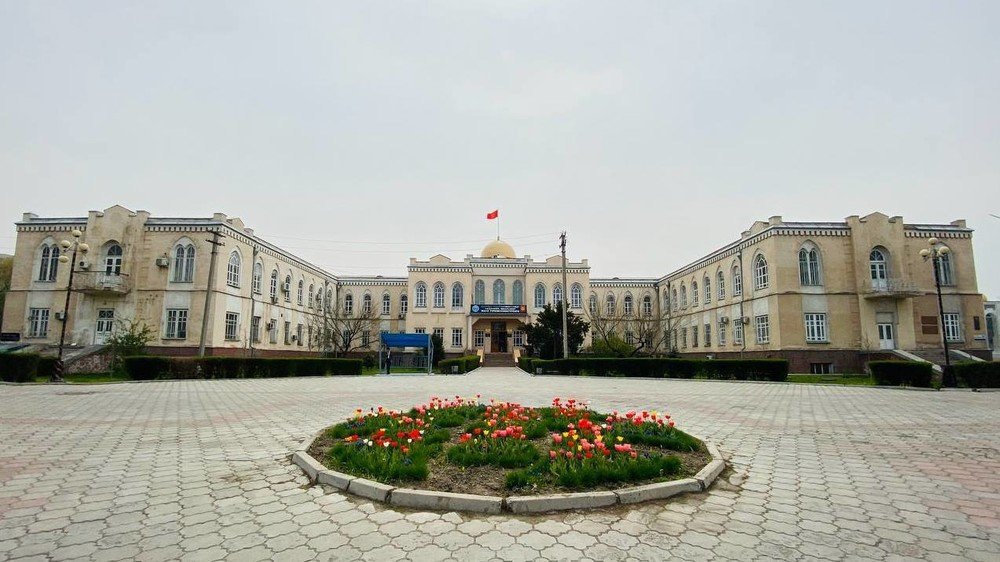 КР Маданият министрлигинин имараты