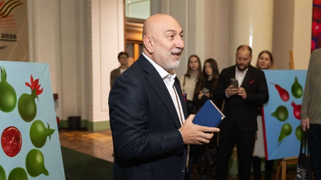 Бишкектеги Александр Дильбазинин «Анар багы» аттуу көргөзмөсү ачылат — новости Кыргызстана