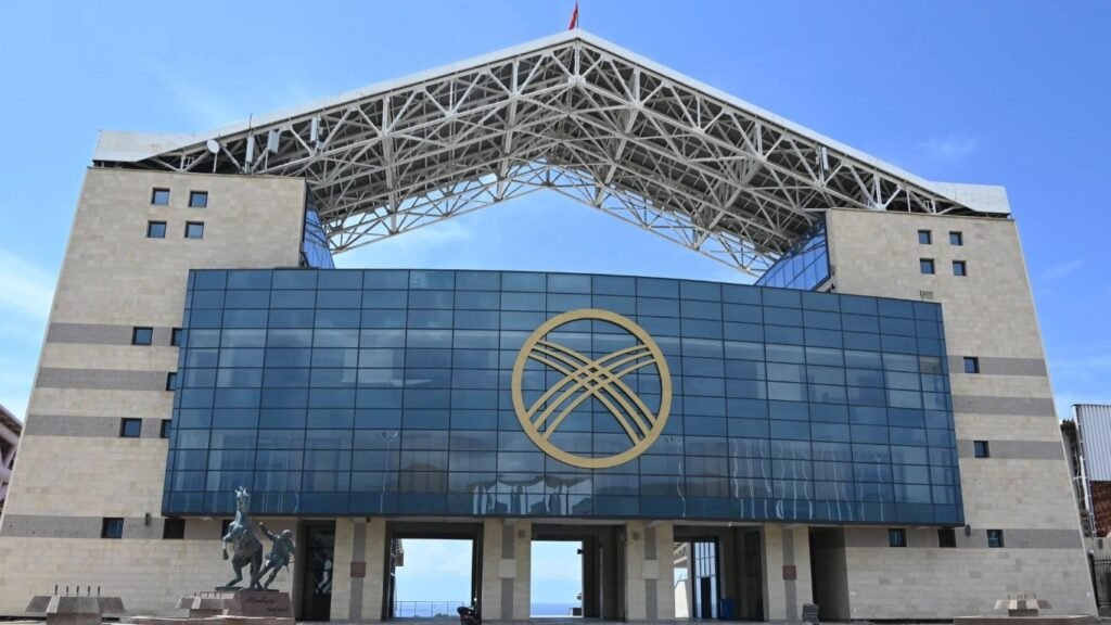 В Чолпон-Ате капитально ремонтируют ипподром — Новости Кыргызстана