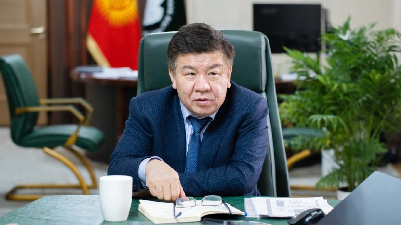 Шыкмаматов блогерлерди, креативдүү экономика өкүлдөрүн салыктан бошотуу чечимин түшүндүрдү