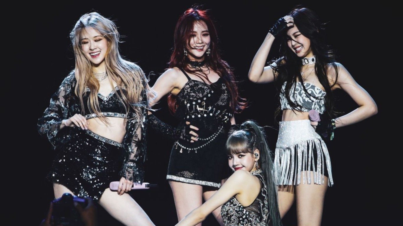 Кастинг жарыяланды: Кыргызстандык кыздар эл аралык K-pop тобунун мүчөсү боло алат