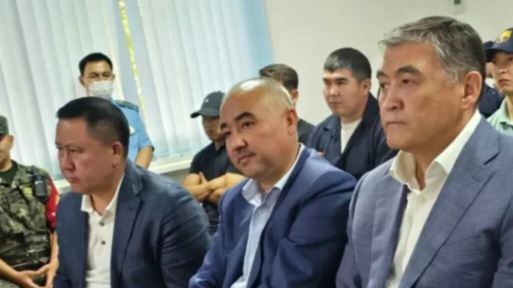 Камчыбек Ташиевдин жана саясатчылардын соту: Прокурор шектүүлөрдү 9 жылга кесүүнү сурады