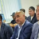 Камчыбек Ташиевдин жана саясатчылардын соту: Прокурор шектүүлөрдү 9 жылга кесүүнү сурады — Новости Кыргызстана