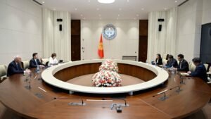 Өкмөттө ЮНИСЕФтин өкүлү менен балдардын укуктарын коргоо маселеси каралды — Новости Кыргызстана