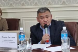 КР атайын кызматтарынын ардагери жаңы дүйнөлүк тартиптеги ШКУнун ролуна баа берди — Новости Кыргызстана