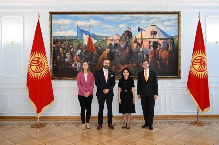 Сурабалдиева Нидерланддардын суу ресурстарын башкаруу тажрыйбасын өздөштүрүүнү сунуштады