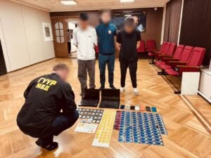 7,8 млн сомдук алдамчылык — Бишкекте SIM-карталарды активдештирүүчү жана дроппер кармалды — Новости Кыргызстана