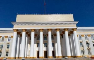 В Бишкеке проверяют сообщения о заложенных бомбах — эвакуированы сотрудники МИД и Минэконома — Новости Кыргызстана