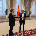 Марлен Маматалиев: «Биздин парламент санариптик болуп калды, бирок жасалма интеллект мыйзам чыгаруучунун тирүү жүрөгүн эч качан алмаштыра ал