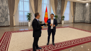 Марлен Маматалиев: «Биздин парламент санариптик болуп калды, бирок жасалма интеллект мыйзам чыгаруучунун тирүү жүрөгүн эч качан алмаштыра ал