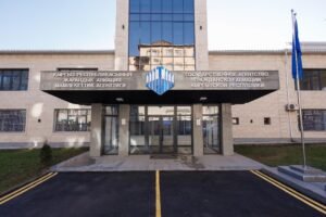 Бардык авиакомпаниялар жүргүнчүлөргө кыргыз тилинде маалымат берүүгө милдеттендирилди — Новости Кыргызстана