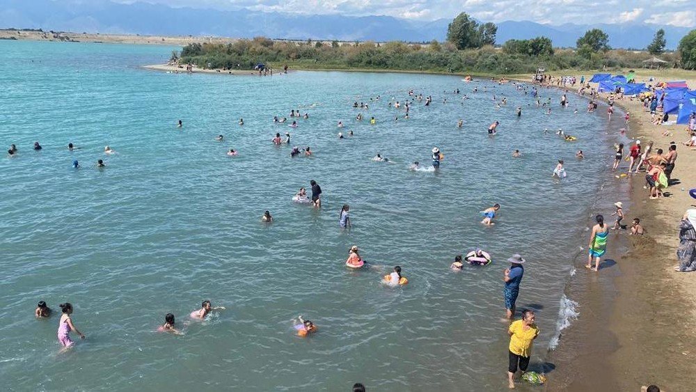 Суу жээгинде кантип коопсуз эс алуу керек — Кыргызстандын дарыгерлеринин сунуштары — Новости Кыргызстана