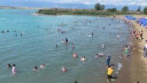 Суу жээгинде кантип коопсуз эс алуу керек — Кыргызстандын дарыгерлеринин сунуштары — Новости Кыргызстана