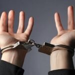 Ири алдамчылыкка шектелген жаран АКШдан Кыргызстанга экстрадицияланды — Новости Кыргызстана