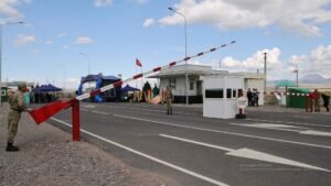 Ысык-Көлдө Казакстан менен болгон чек ара пунктунун иштөө убактысы 21:00гө чейин узартылды — Новости Кыргызстана