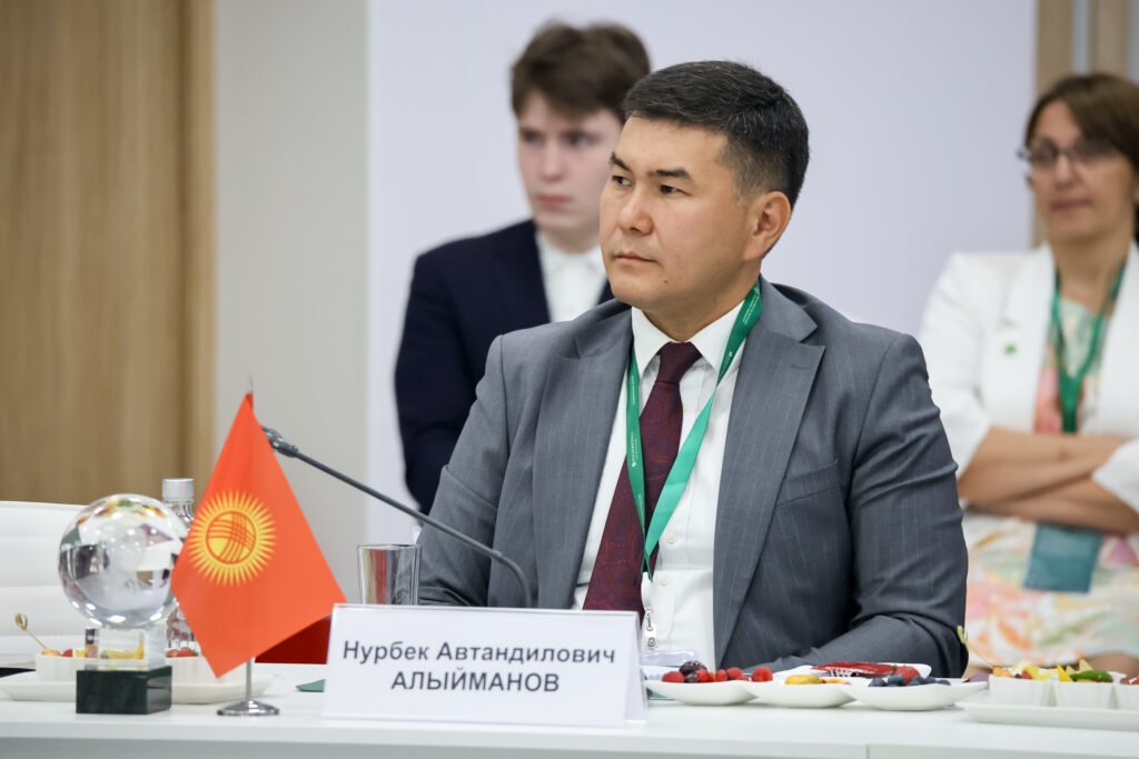 Кыргызстан 2027-жылы КМШнын соттук эксперттеринин кеңешин өткөрүүнү сунуштады — иллюстрация